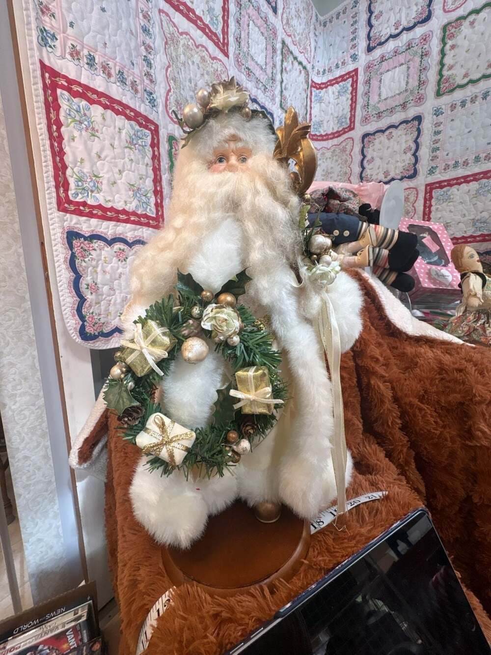 D2 Vintage White and Gold Standing Santa Claus Figurine Holding Wreath